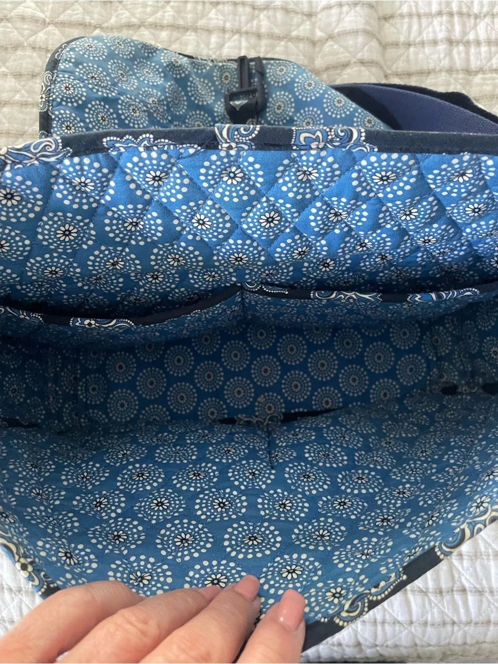 Vera Bradley Quilted Navy Paisley-Accent Messenger Computer Laptop Bag.